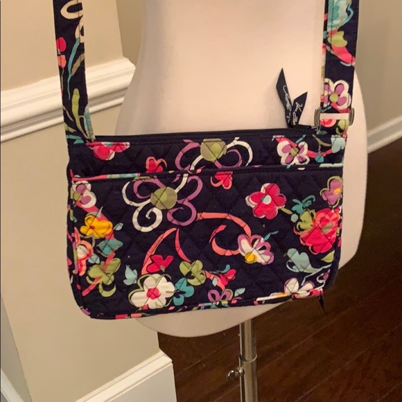Vera Bradley crossbody hipster - Picture 3 of 6